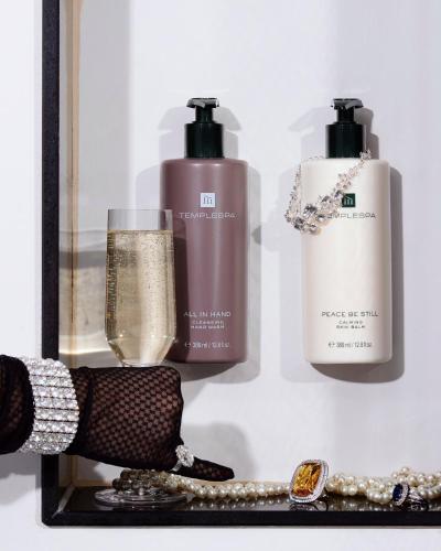 Suite Junior con cama King del hotel The Waldorf Hilton, London. Foto 2