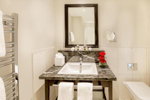 Habitación Doble de lujo del hotel The Bailey’s Hotel London Kensington. Foto 4