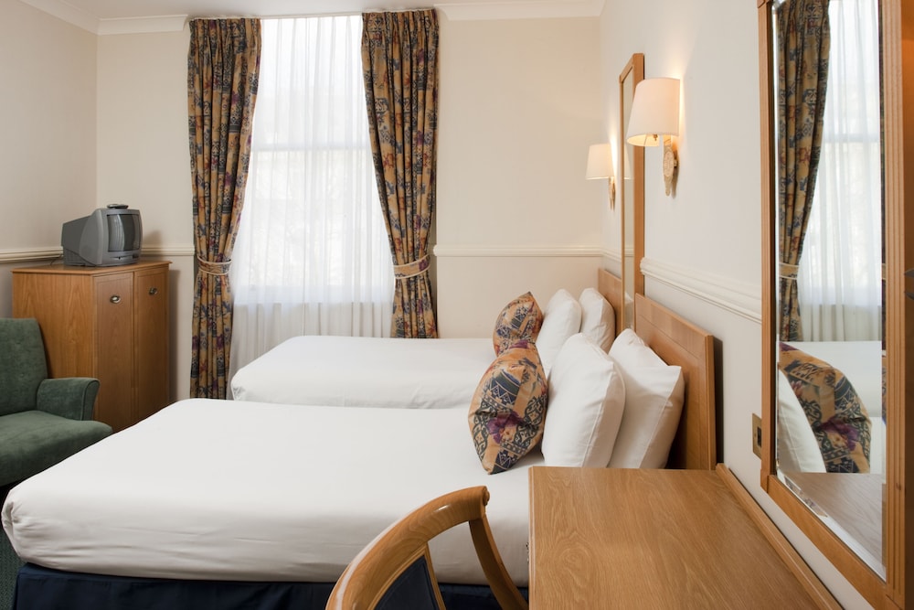 Habitación clásica con 2 camas individuales, 2 camas individuales del hotel Berjaya Eden Park London. Foto 3