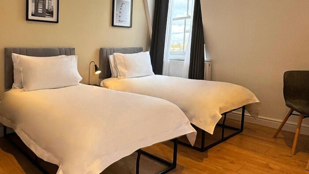 Habitación Premier con 2 camas individuales del hotel Berjaya Eden Park London. Foto 1