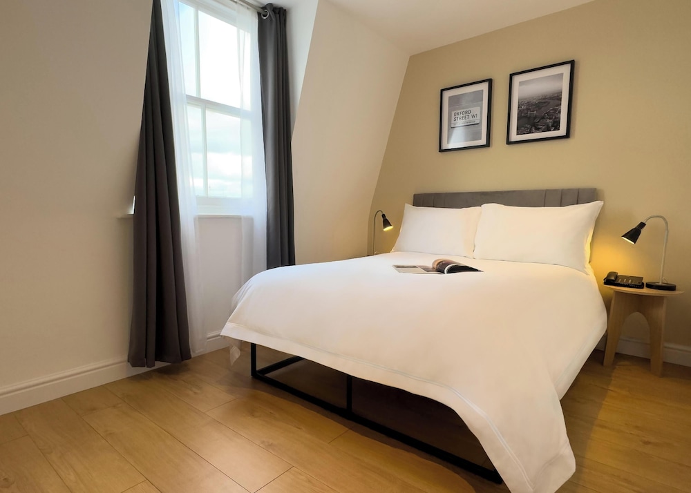 Habitación doble Premier 1 Cama doble del hotel Berjaya Eden Park London. Foto 1