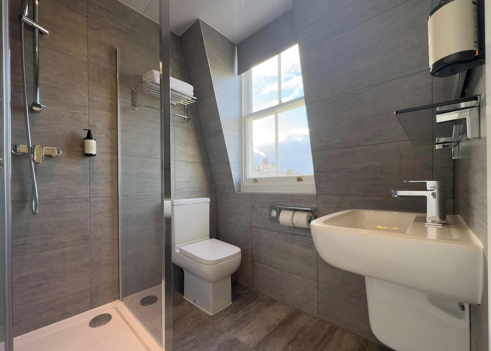 Habitación Premier doble del hotel Berjaya Eden Park London. Foto 4