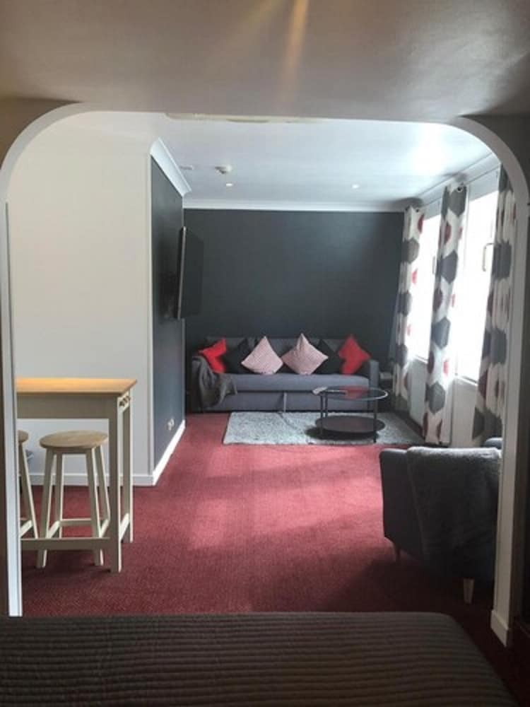 Suite, 1 cama doble del hotel Berjaya Eden Park London. Foto 5