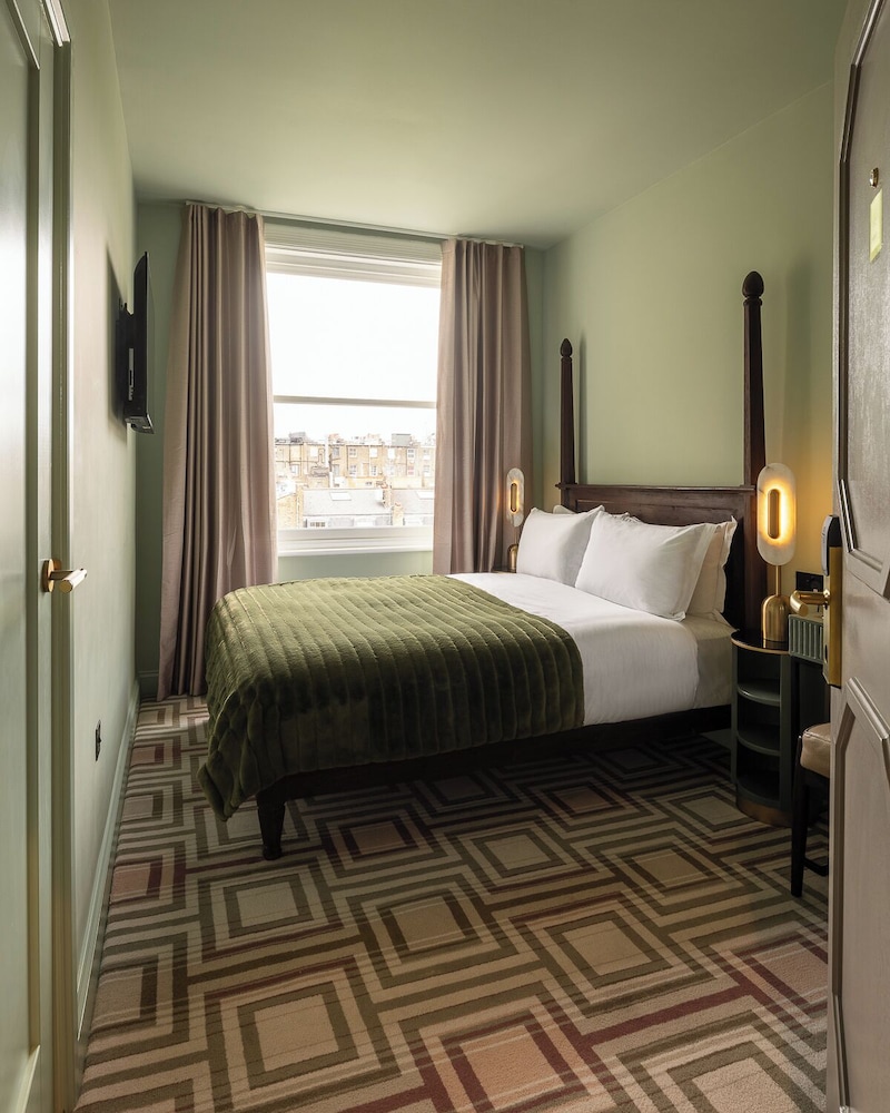 Habitación Clásica del hotel Ellen Kensington. Foto 4