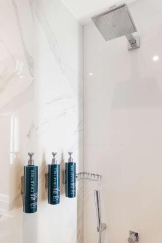 Habitación Executive con acceso al salón y cama extragrande del hotel Doubletree By Hilton London Angel Kings Cross. Foto 5