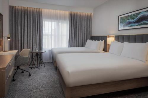 Habitación Deluxe con 2 camas grandes del hotel Doubletree By Hilton London Angel Kings Cross. Foto 11