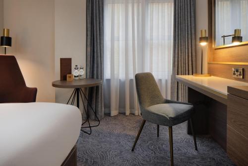 Habitación Deluxe - 1 cama grande del hotel Doubletree By Hilton London Angel Kings Cross. Foto 13