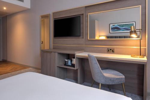Habitación adaptada para personas de movilidad reducida - 1 cama grande del hotel Doubletree By Hilton London Angel Kings Cross. Foto 14