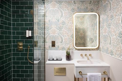 Habitación Doble Premium con vistas a la calle - 2 camas del hotel The Welbeck. Foto 3