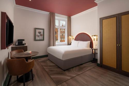 Habitación Premium con vistas a la calle - 1 cama grande del hotel The Welbeck. Foto 6