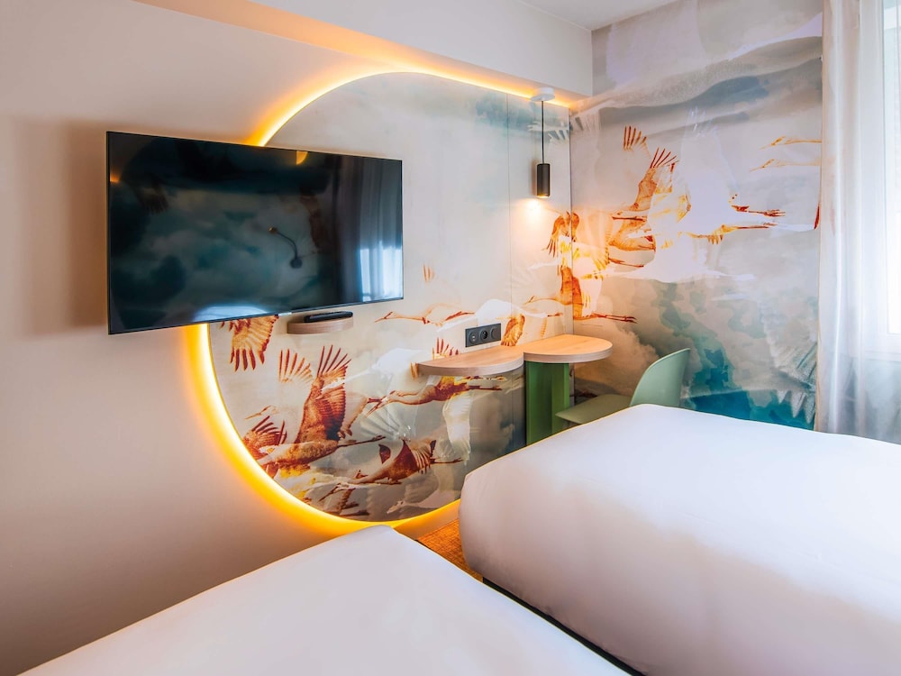 Habitación estándar con dos camas individuales del hotel Ibis Styles Antibes. Foto 1