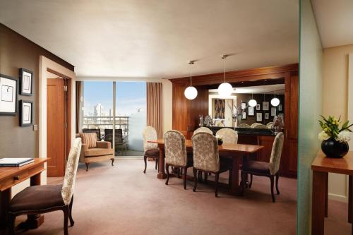 Suite Ático Savile del hotel The Chelsea Harbour and Spa. Foto 2