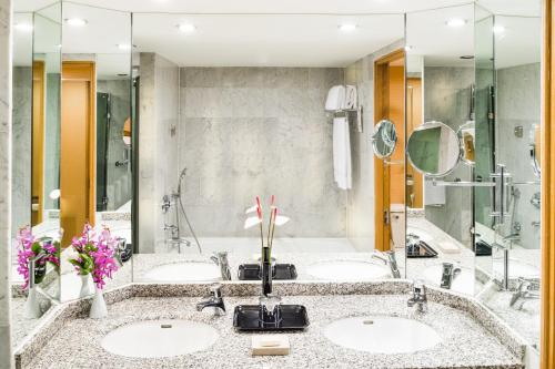 Suite Chelsea con balcón del hotel The Chelsea Harbour and Spa