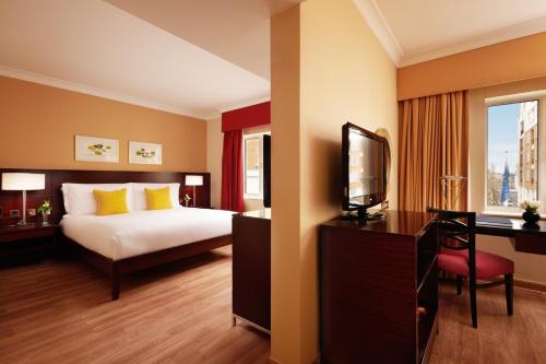 Suite Chelsea con cama grande del hotel The Chelsea Harbour and Spa. Foto 8