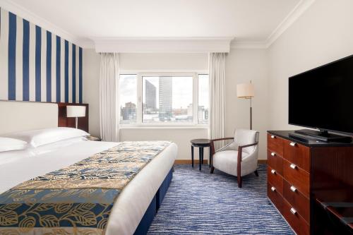 Suite Puerto Deportivo con cama extragrande del hotel The Chelsea Harbour and Spa. Foto 5