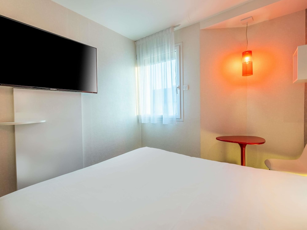 Habitación doble Confort 1 Cama doble del hotel Ibis Styles Blois Centre Gare. Foto 3