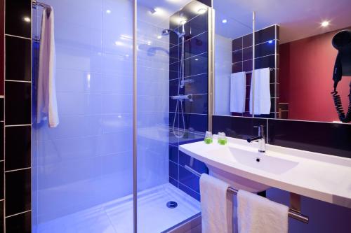 Habitación Estándar con 1 cama doble del hotel Ibis Styles Blois Centre Gare. Foto 13