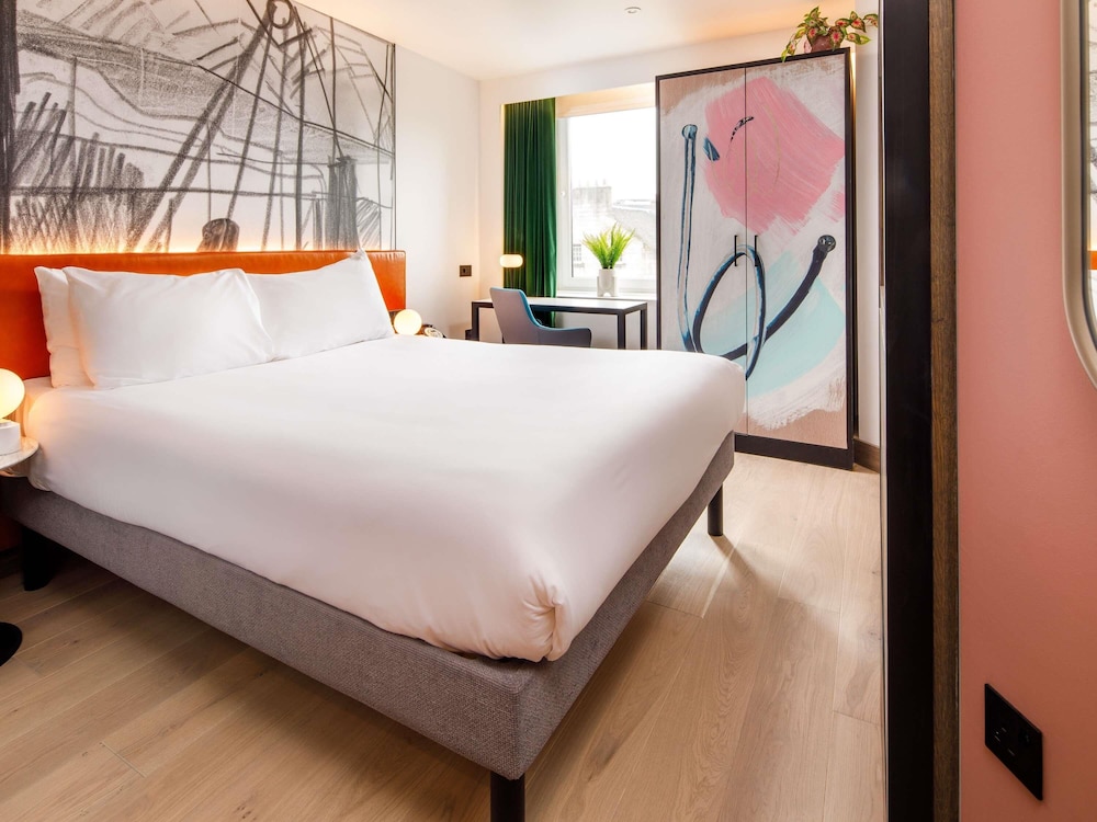 La Reina del hotel Ibis Styles Edinburgh Centre St Andrew Square