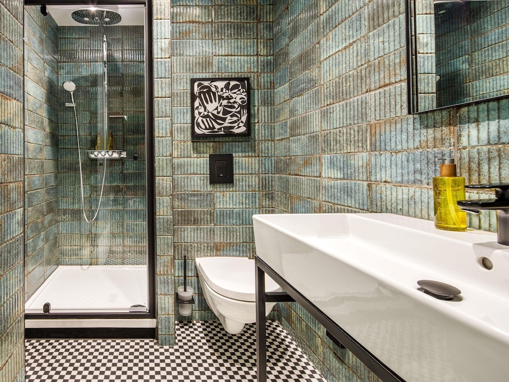 La Reina del hotel Ibis Styles Edinburgh Centre St Andrew Square. Foto 2