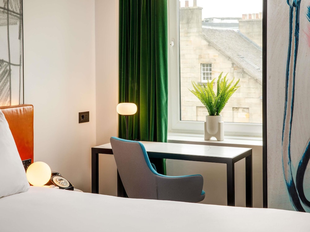 La Reina del hotel Ibis Styles Edinburgh Centre St Andrew Square. Foto 4