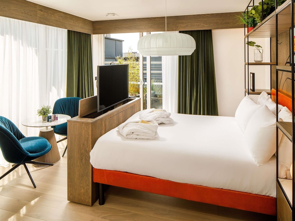 Suite Junior con 1 cama doble, con balcón del hotel Ibis Styles Edinburgh Centre St Andrew Square