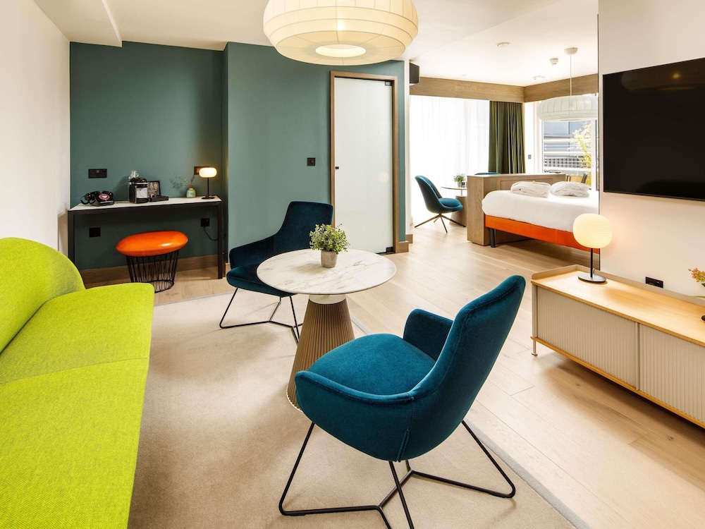 Suite Junior con 1 cama doble, con balcón del hotel Ibis Styles Edinburgh Centre St Andrew Square. Foto 2