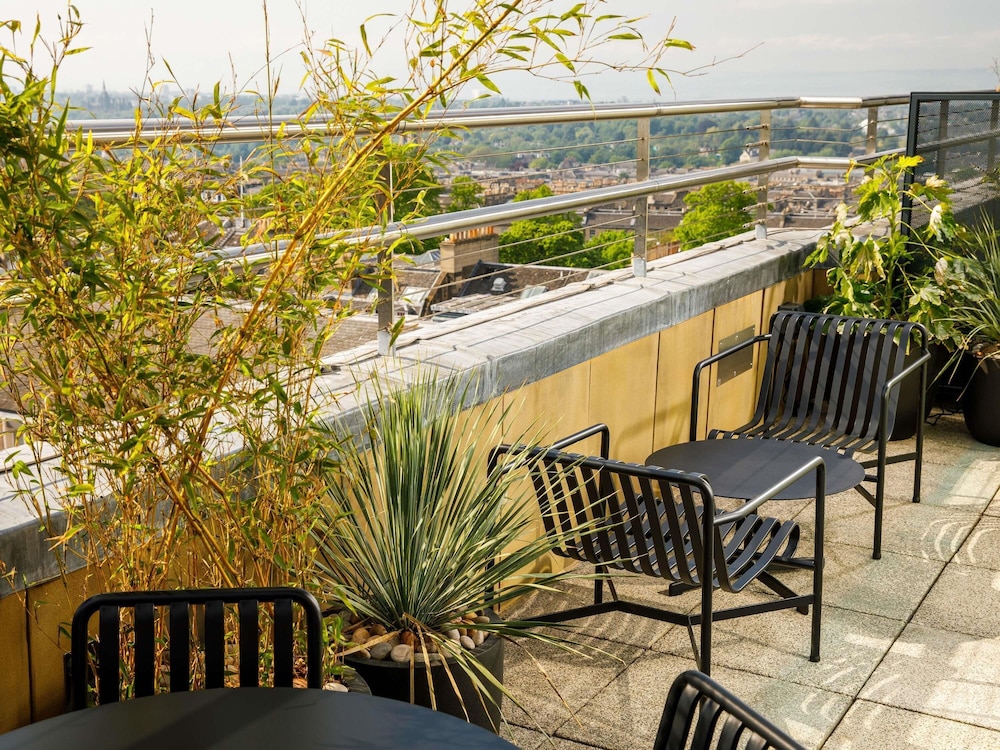 Suite Junior con 1 cama doble, con balcón del hotel Ibis Styles Edinburgh Centre St Andrew Square. Foto 6