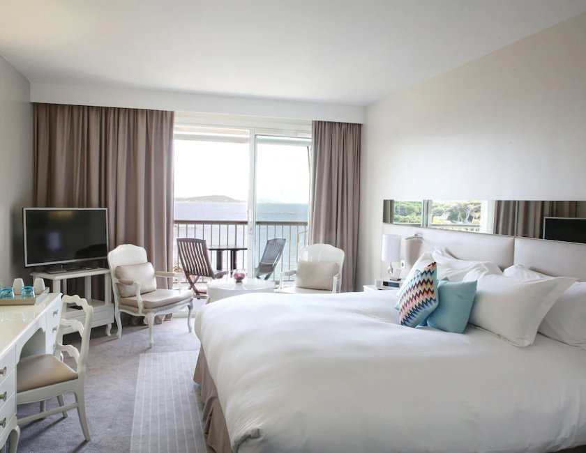 Habitación doble Vista Mar Balcón o Terraza Superior 1 Cama king Grand Con Vistas del hotel Sofitel Golfe Ajaccio Thalassa Sea and Spa