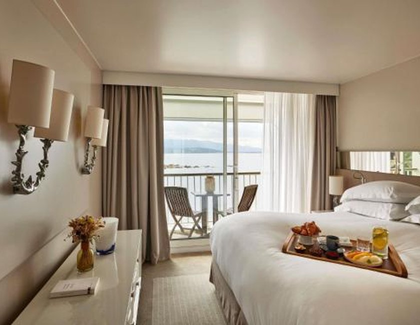 Habitación doble Vista Mar Balcón o Terraza 1 Cama king Con Vistas Normal del hotel Sofitel Golfe Ajaccio Thalassa Sea and Spa