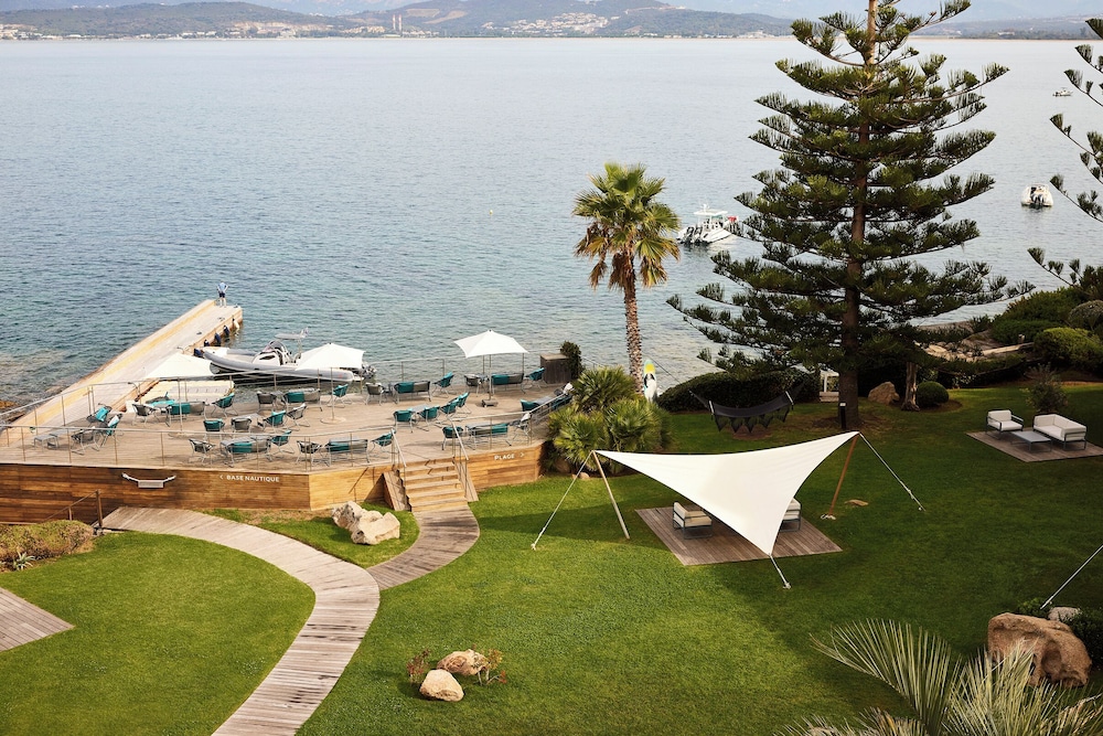 Habitación Clásica con balcón con vistas al mar del hotel Sofitel Golfe Ajaccio Thalassa Sea and Spa. Foto 6