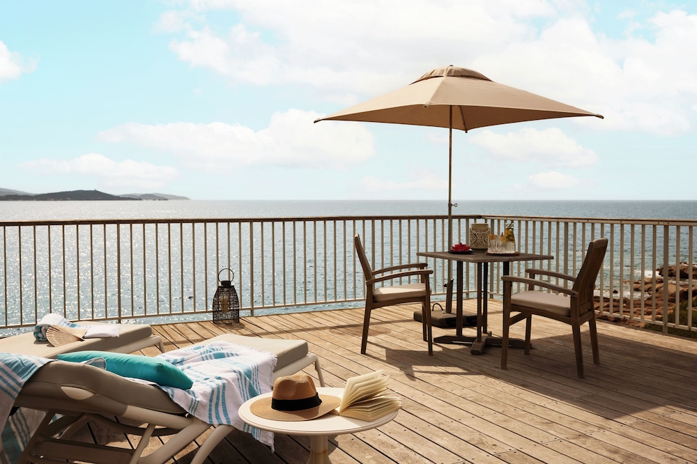 HABITACIÓN DE LUJO, 1 Cama King Size, terraza privada, vistas al mar del hotel Sofitel Golfe Ajaccio Thalassa Sea and Spa