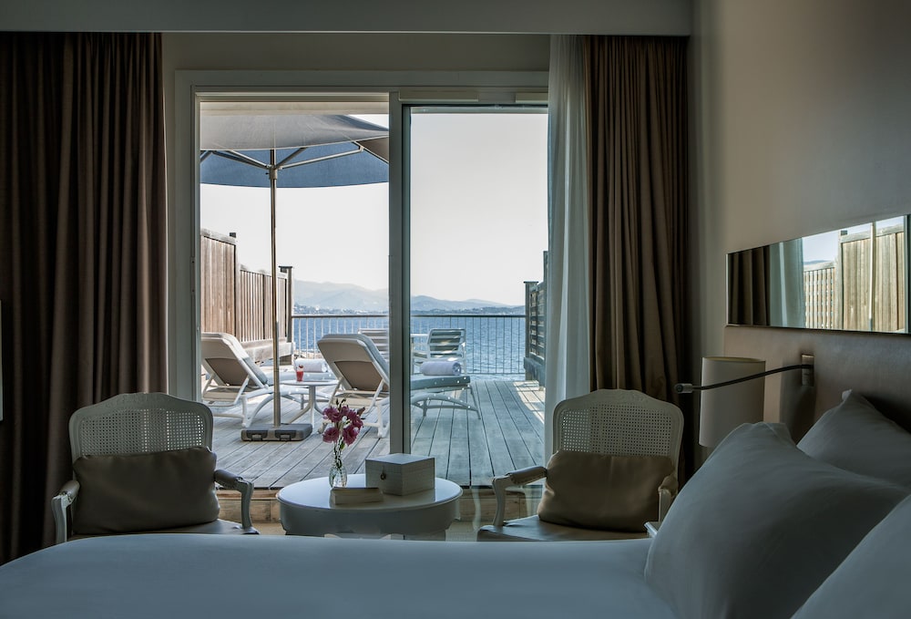 HABITACIÓN DE LUJO, 1 Cama King Size, solárium privado, vistas al mar del hotel Sofitel Golfe Ajaccio Thalassa Sea and Spa