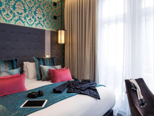 Habitación Privilege con cama extragrande del hotel Mercure London Hyde Park