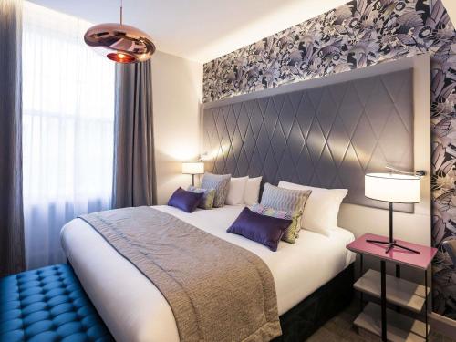 Habitación Privilege con cama extragrande del hotel Mercure London Hyde Park
