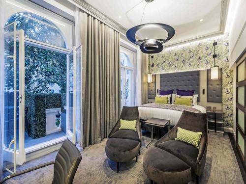 Suite Junior con cama extragrande del hotel Mercure London Hyde Park. Foto 2