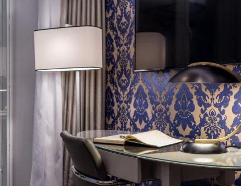 Suite Junior con cama extragrande del hotel Mercure London Hyde Park. Foto 7