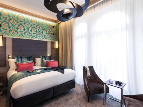 Suite Junior con cama extragrande del hotel Mercure London Hyde Park. Foto 1