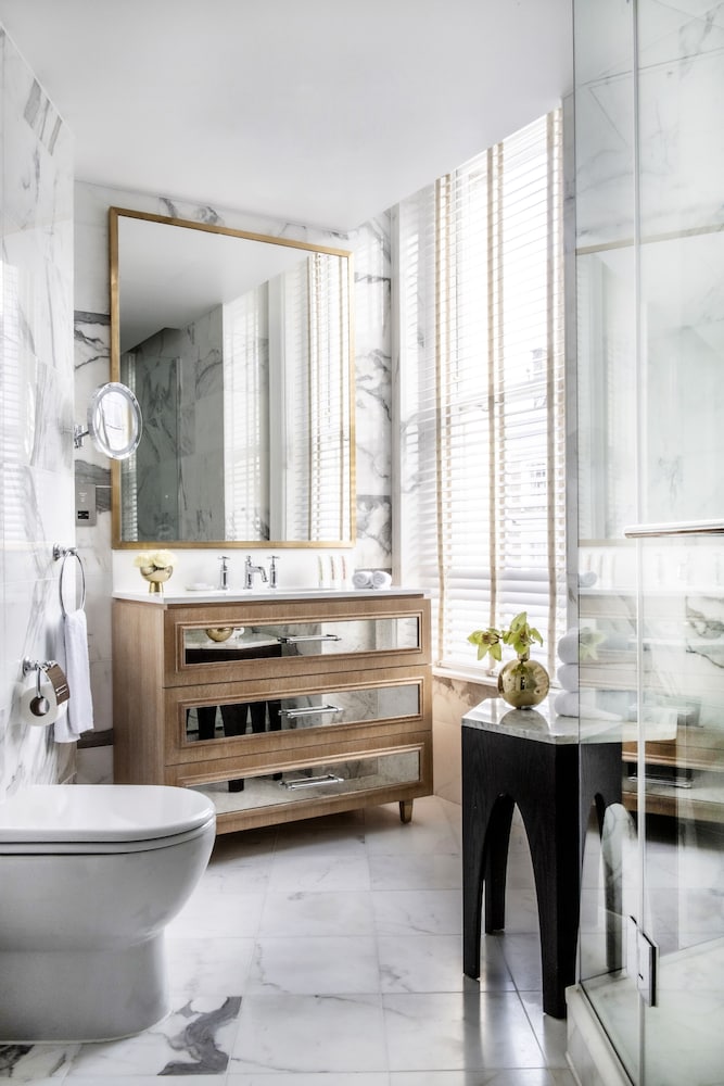 Suite estudio de lujo (1 Four Poster Bed) del hotel The Kensington. Foto 4