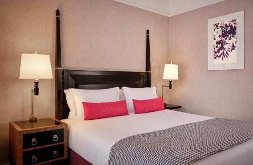 Habitación Executive ampliada - 1 cama king del hotel St. Ermins , Autograph Collection. Foto 10