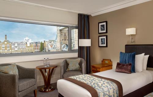Habitación Twin Estándar con vistas al puente del hotel The Tower, by Thistle. Foto 1