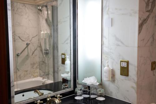 Suite del hotel The Tower, by Thistle. Foto 1