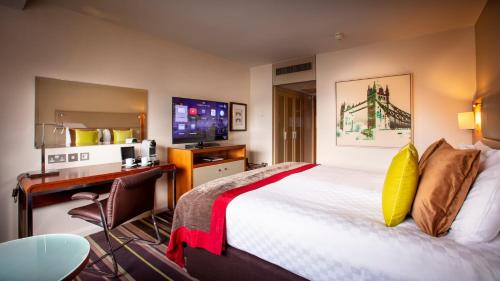 Habitación Doble Executive con vistas al puente del hotel The Tower, by Thistle. Foto 3