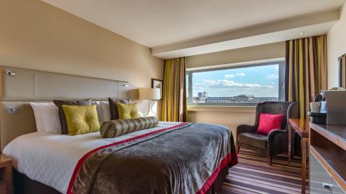 Habitación Doble Executive con vistas al puente del hotel The Tower, by Thistle. Foto 4