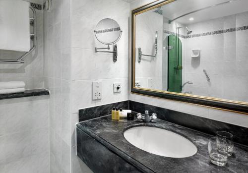 Habitación Familiar del hotel The Tower, by Thistle. Foto 3