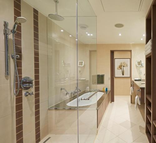 Suite Premium con balcón y vistas del hotel Hyatt Regency London The Churchill