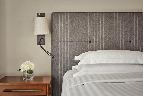 Suite con cama extragrande del hotel Hyatt Regency London The Churchill