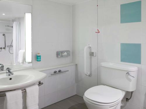 Habitación Doble Superior - Accesible del hotel Novotel London West. Foto 4