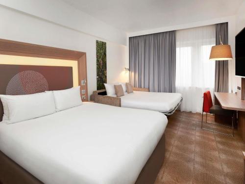 Habitación Executive con sofá cama doble - 1 cama doble del hotel Novotel London West. Foto 2