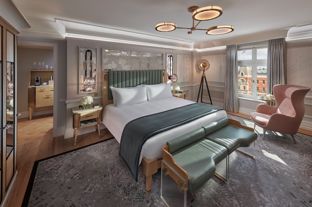 Habitación Deluxe, 1 cama de matrimonio grande del hotel Mandarin Oriental Hyde Park, London. Foto 1