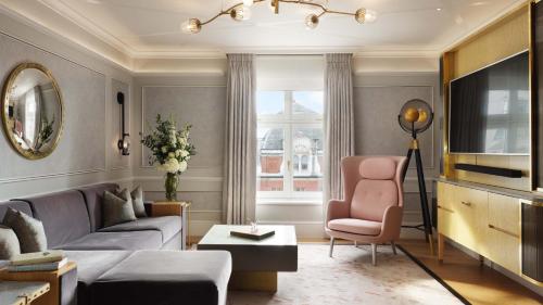 Suite Knightsbridge del hotel Mandarin Oriental Hyde Park, London. Foto 1